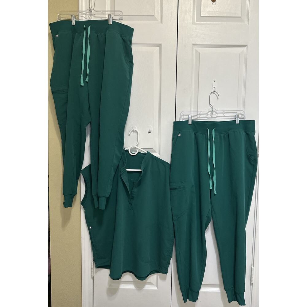 Figs Women Sz 2XL/P Scrub Set Rafeala Top, Zamora Joggers Lot Of 3 Forest Green